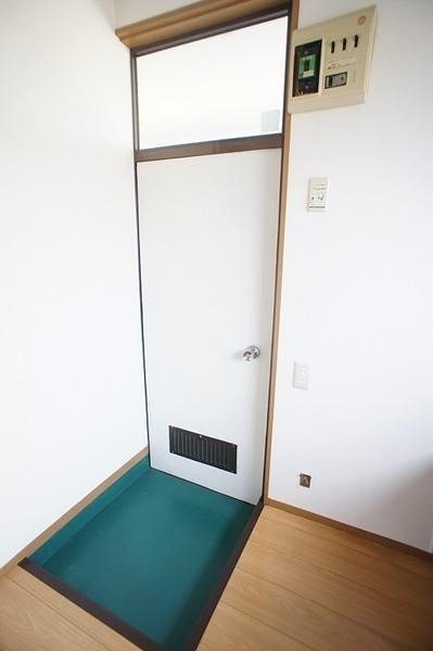 ハイツ飛鳥５号棟 玄関