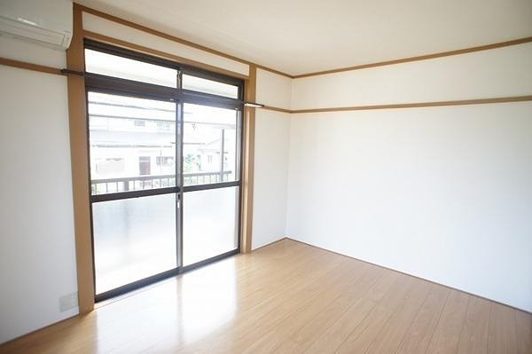 ハイツ飛鳥５号棟 リビング