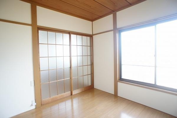 ハイツ飛鳥５号棟 洋室