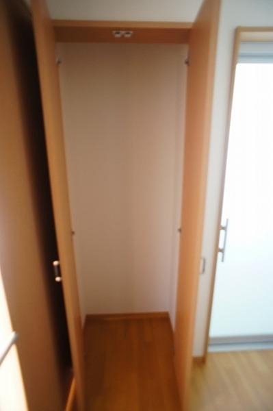 ルミナス請西東A 収納