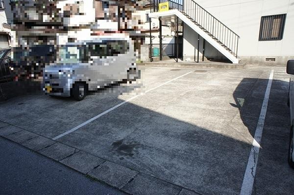 クレール請西 駐車場
