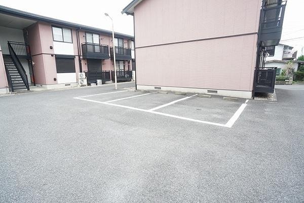 サニーヒルズＢ棟 駐車場