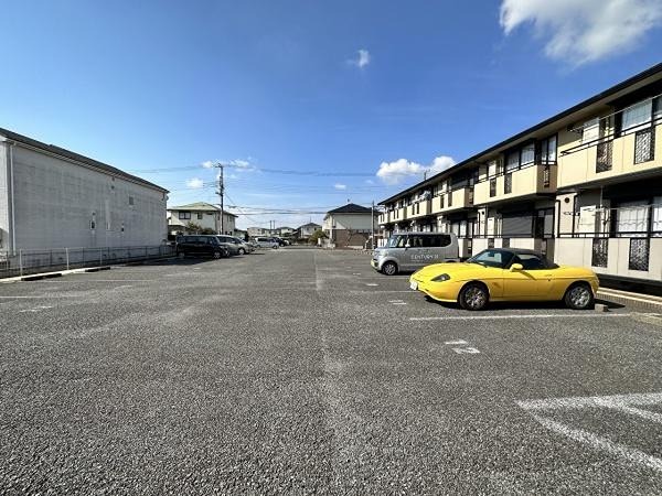 アサージュ 駐車場